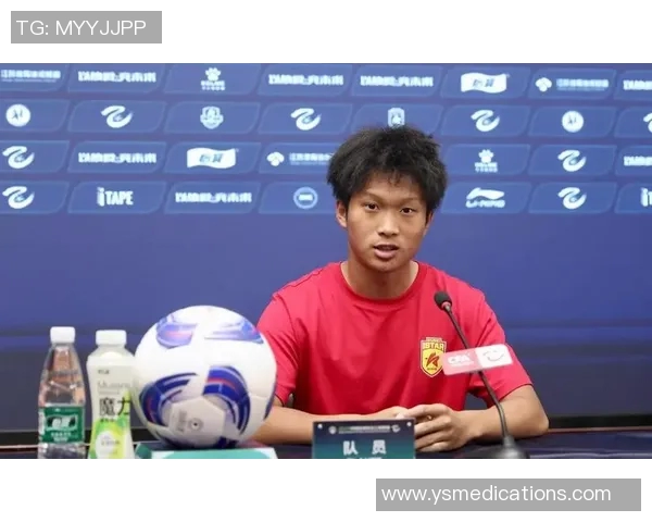 广州队vs青岛海牛杨立瑜