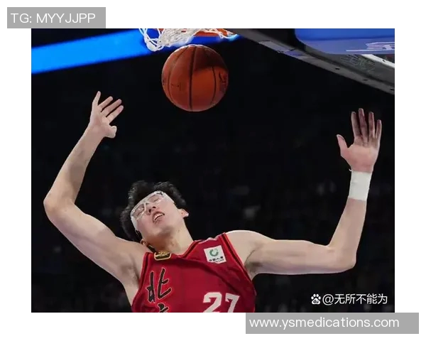 周琦在CBA季后赛首轮的精彩表现与球队晋级的关键作用分析