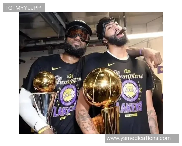 詹姆斯喊话湖人战友,誓夺总冠军 詹姆斯喊话湖人战友,誓夺总冠军